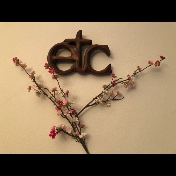 Beautiful Hand Carved Solid Wood ETC Sign - Picture 4 of 5